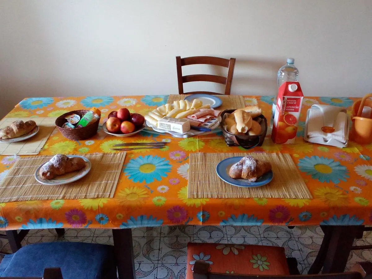 Bed and Breakfast A Casa Di Marco Katánie Bed & Breakfast